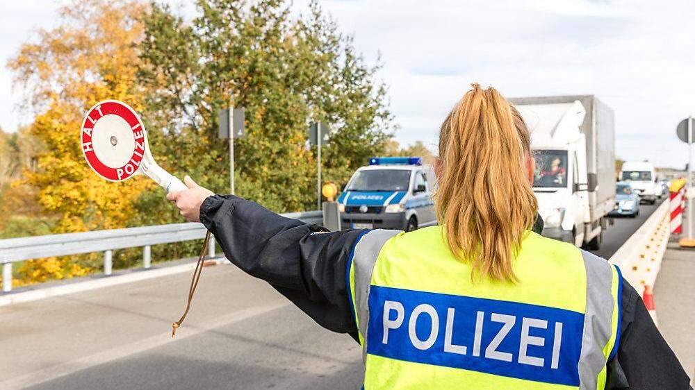 Deutsche Innenministerin : Nancy Faeser Plant Grenzkontrollen Bei Der ...